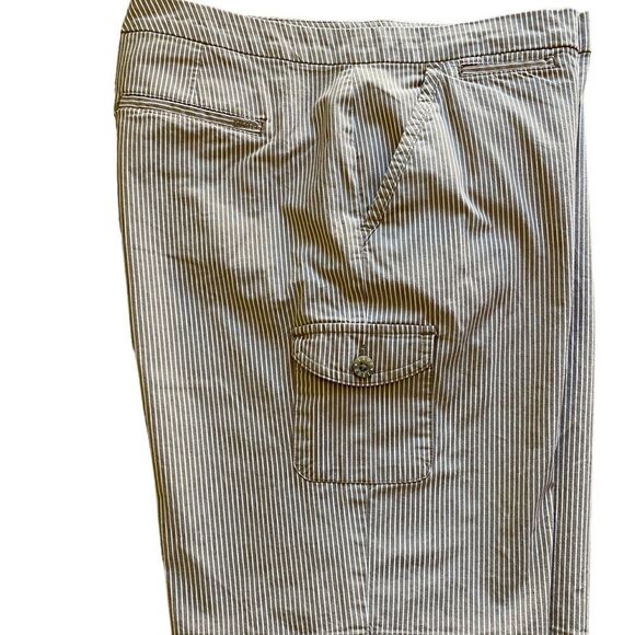 Women's Izod Stretch Tan Striped Cargo Golf Shorts Size 8 - Picture 1 of 11